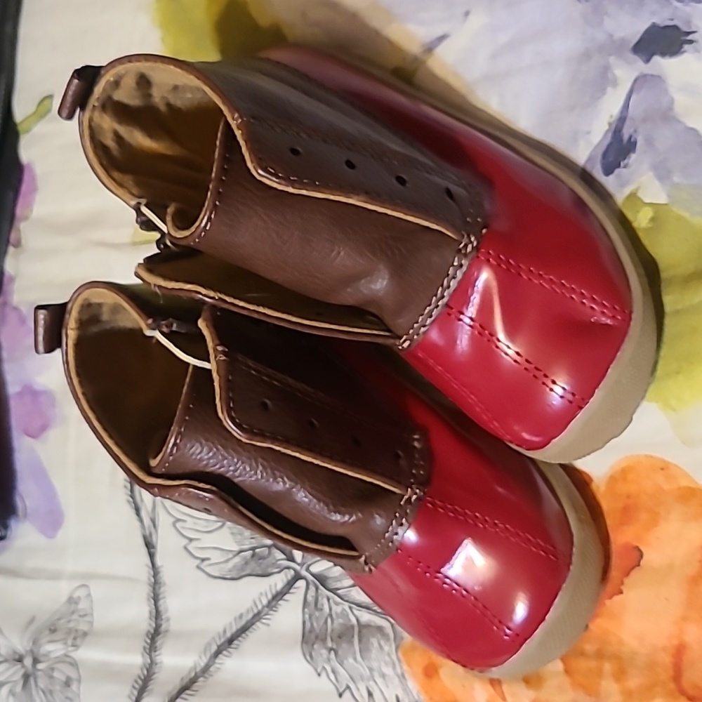 KIDS RAIN BOOTS